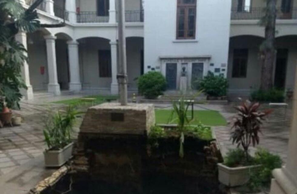 Sorpresa tras la tormenta: cedió el piso en el Normal 2 y hallaron un pozo de 8 metros