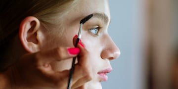 Las cejas son fundamentales en cualquier look de maquillaje. (Web)