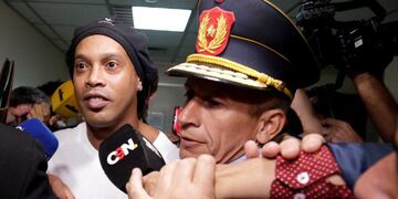 Ronaldinho detenido en Paraguay: su abogado pidió la prisión domiciliaria\u002E (REUTERS)