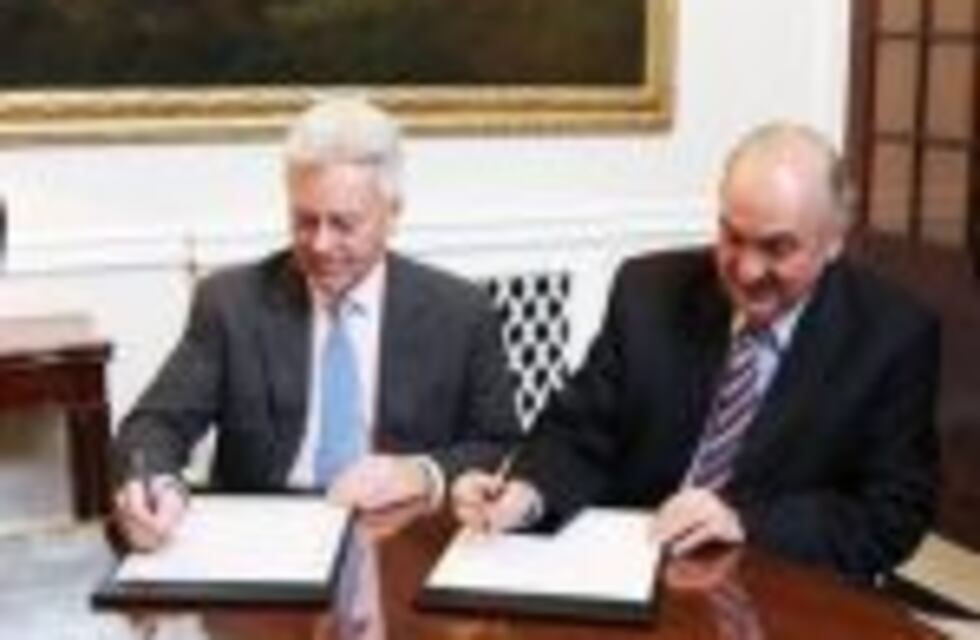 Argentina y Gran Bretaña acordaron avanzar en la identificación de los soldados caídos en Malvinas