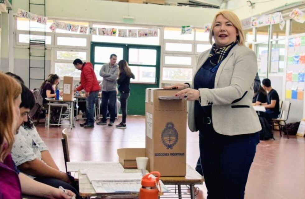 Elecciones en Tierra del Fuego: votó Rosana Bertone