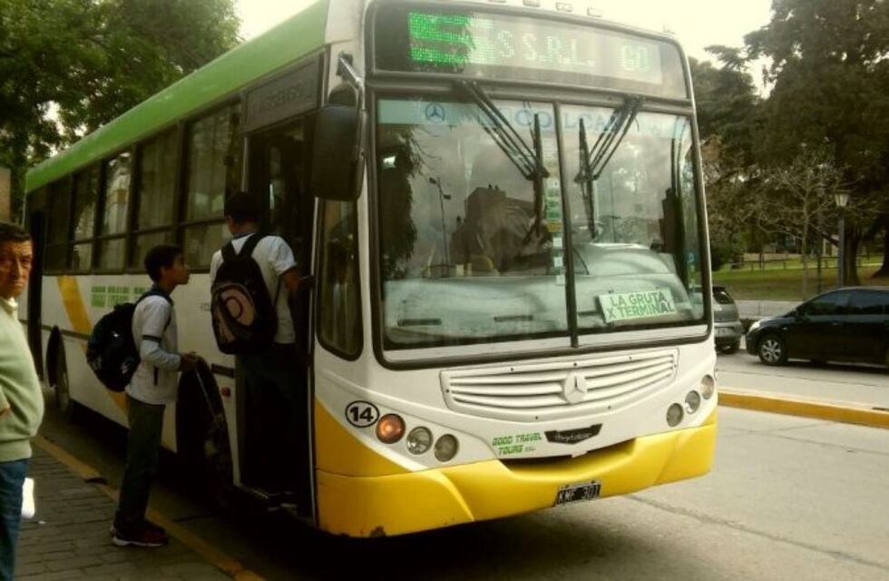 Proponen el uso de tarjeta para el boleto urbano de colectivo