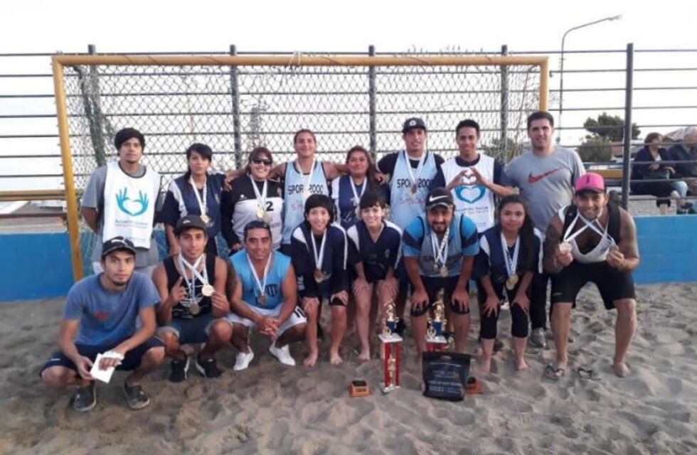 "Paso a paso" se clasificó para el nacional de beach fútbol