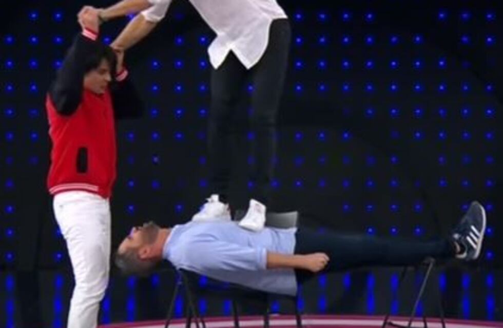 Pollo Álvarez se cayó en el medio de un truco con Pico Mónaco