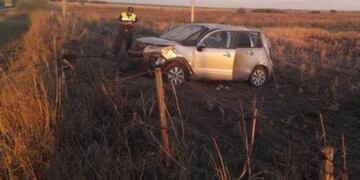 La mujer fue trasladada al Hospital de Villa Mercedes pero está bien, según el vocero\u002E Fotos: Departamento de Seguridad Vial Dos\u002E