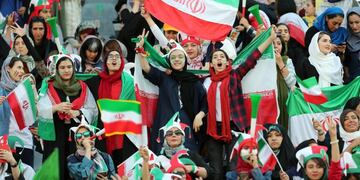 Irán goleó a Camboya con miles de mujeres en la tribuna por primera vez en 40 años\u002E (EFE)