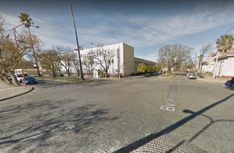 En una semana se colocará el semáforo en la esquina de Rivadavia y Sáenz Peña