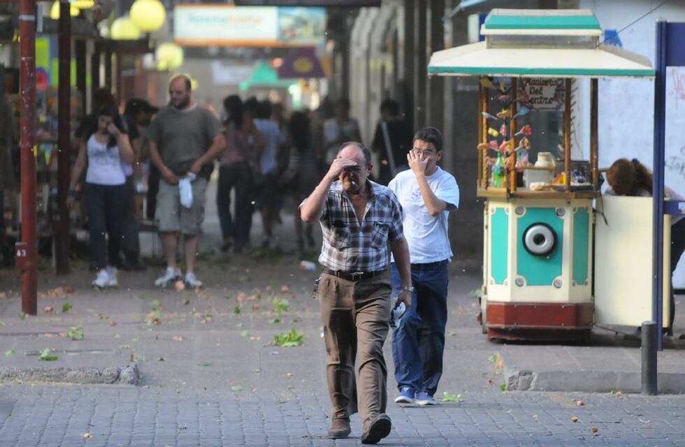 Calor y alerta por Zonda en Mendoza: cómo estará el clima este viernes 10 de noviembre
