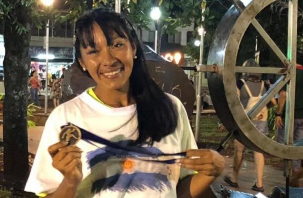 La atleta eldoradense Sandra Rolón regresó a su localidad y fue calurosamente recibida