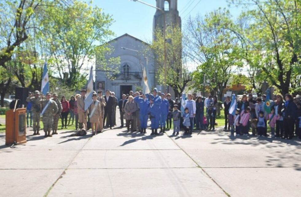 Con artistas en vivo y una amplia propuesta gastronómica, llega el picnic a la plaza de La Emilia