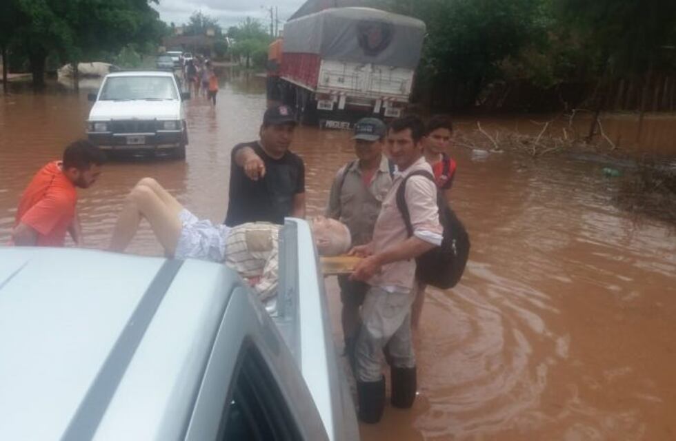 Juntan donaciones para los damnificados por el temporal en Apolinario Saravia