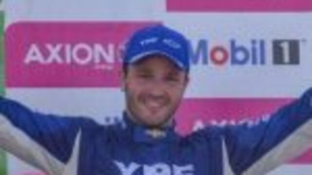 Canapino celebru00f3 su tu00edtulo antes de la carrera de este domingo.
