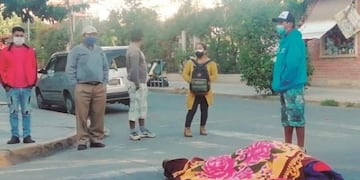 La gente muere en las calles en Bolivia y crece la preocupación en la frontera\u002E (Los Tiempos)