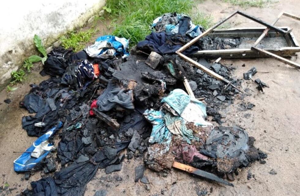 Lamentable: robaron e incendiaron el Club Agraria de Colonia Caroya
