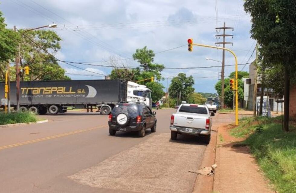 Nuevo semáforo en la transitada esquina de Zapiola y Blas Parera