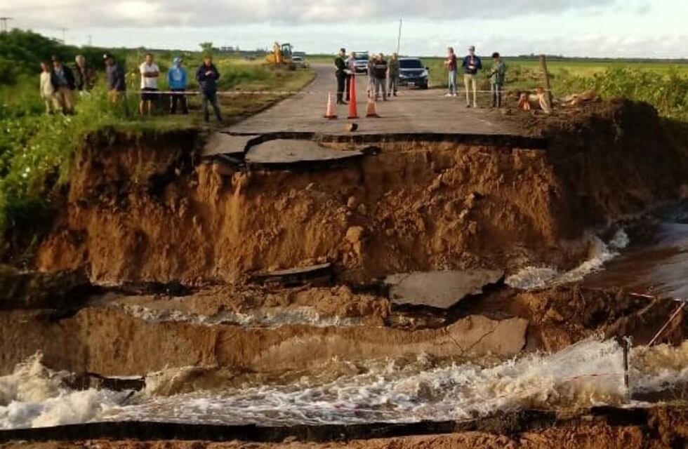 Santa Fe denunciará canales clandestinos por el socavón de la ruta 1