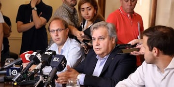 Gonzalo Saglione y Pablo Farías, en la conferencia de prensa en donde brindaron los detalles de la adjudicación del agente financiero (IP)
