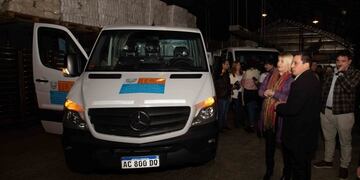 Vehículos Mercedes Benz para colegios\u002E