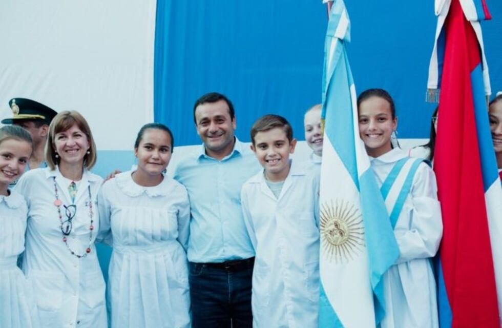 Herrera Ahuad inauguró un nuevo edificio escolar y pidió diálogo, equilibrio, coherencia y respeto