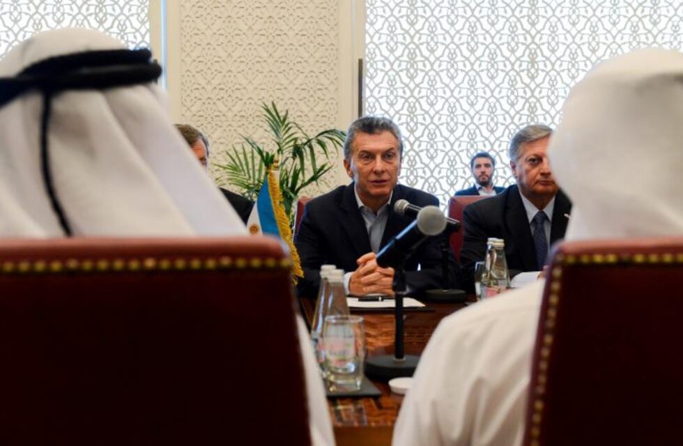 Macri se reunió con empresarios y funcionarios de Emiratos Árabes en busca de inversiones