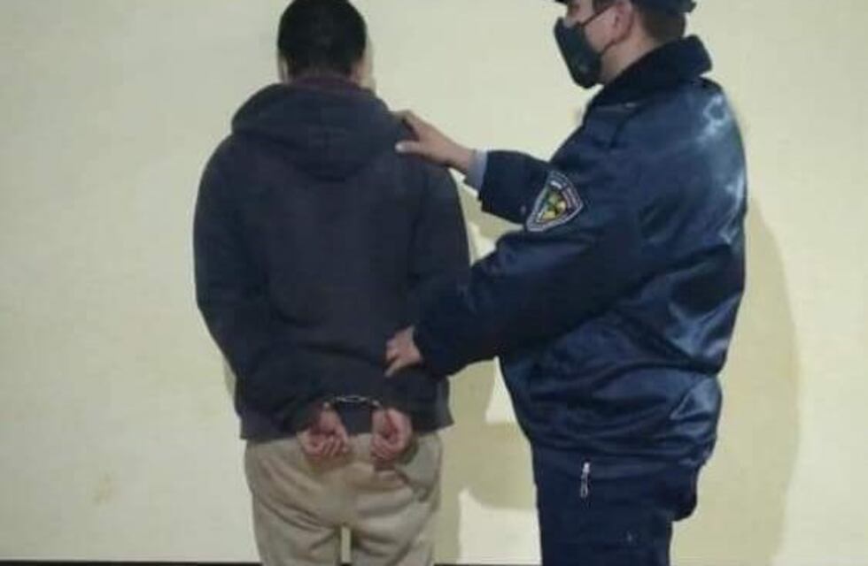 La policía recuperó objetos que fueron robados de un local comercial