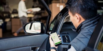 El video del momento en que un conductor de Uber se separa de su pareja