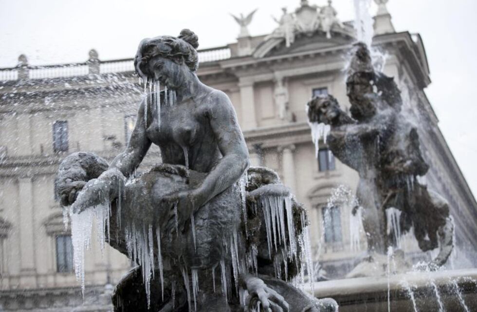 Las impresionantes imágenes de Roma nevada desde un drone