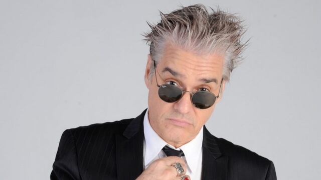 Roberto Pettinato fue a vacunarse con su mujer y su hija.