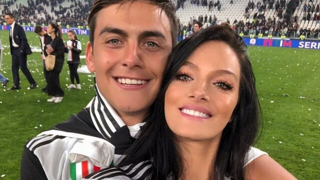 Oriana Sabattini y Paulo Dybala juntos festejando el torneo de la Juve\u002E