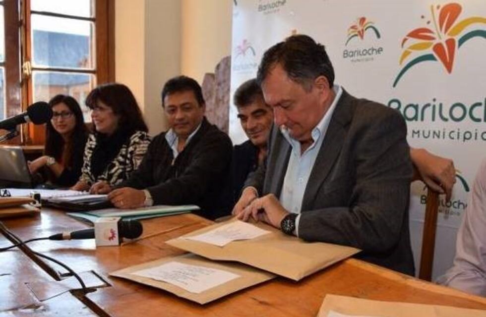 El municipio de Bariloche le prestó un millón de pesos a Mi Bus para destrabar el paro