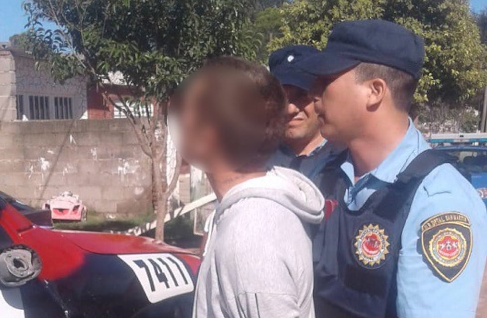 Detienen a un sujeto por intentar acercarse a su madre