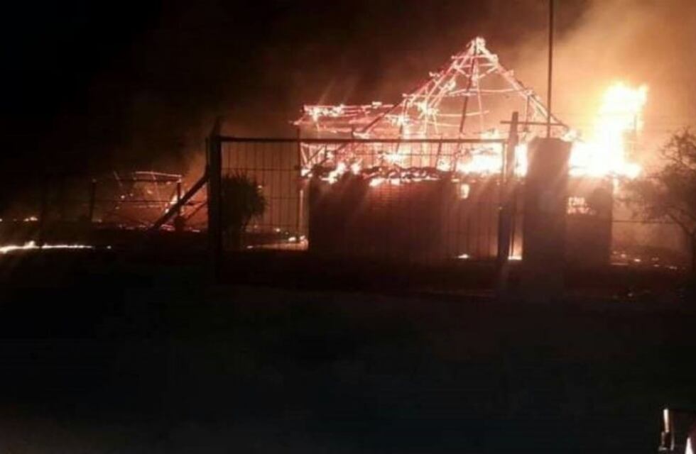 Un incendio consumió totalmente una casa en Fray Mamerto Esquiú