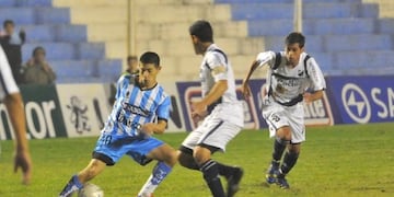 Racing y Juniors vuelven a cruzarse en un campeonato de AFA