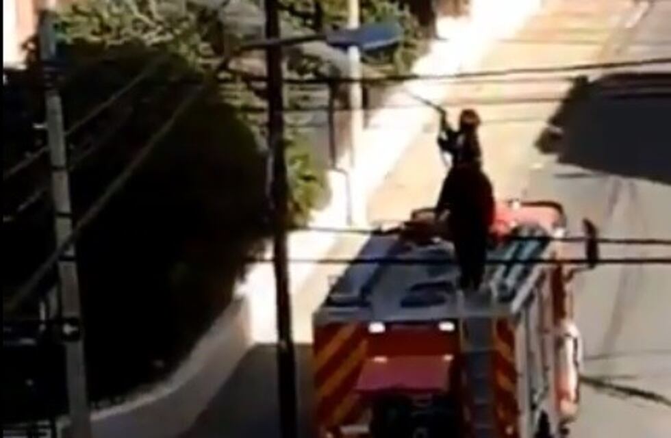 Video: Fuego y corridas en una cárcel de mujeres