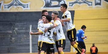 Olimpo sorprendió a Sporting en la semifinal de ida\u002E