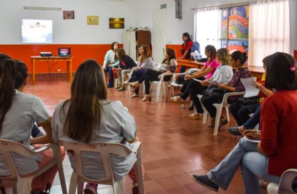 Reunión en la Casa de la Mujer en el marco del 25 N