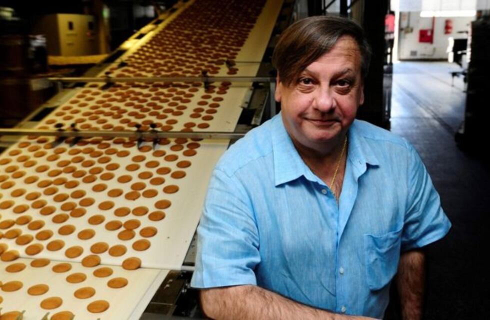 Hugo Basilotta, dueño de alfajores Guaymallén, deslizó que podría estar en el Bailando y mostró unos pasos de malambo