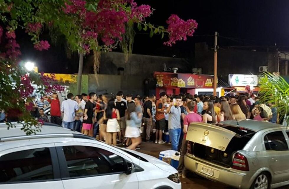 Alrededor de 3.000 jóvenes colmaron las calles de Jardín América celebrando la Navidad