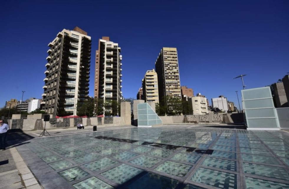 En fotos, así quedó la renovada Plaza España en su acceso superior