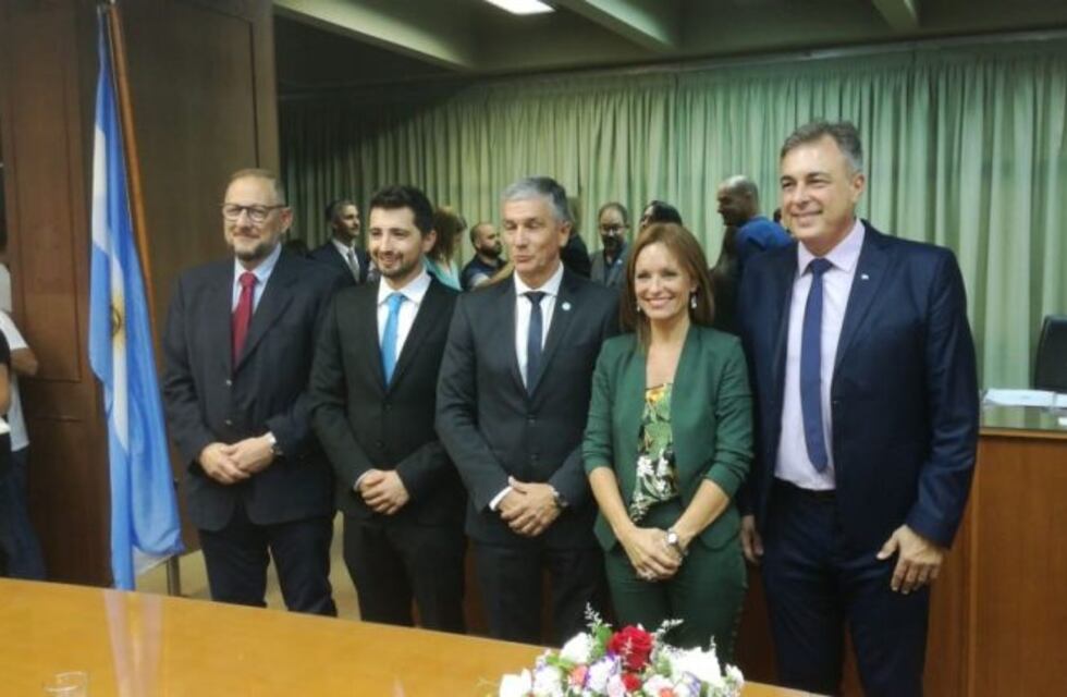El intendente Luis Castellano asistió al acto de juramento de los nuevos concejales