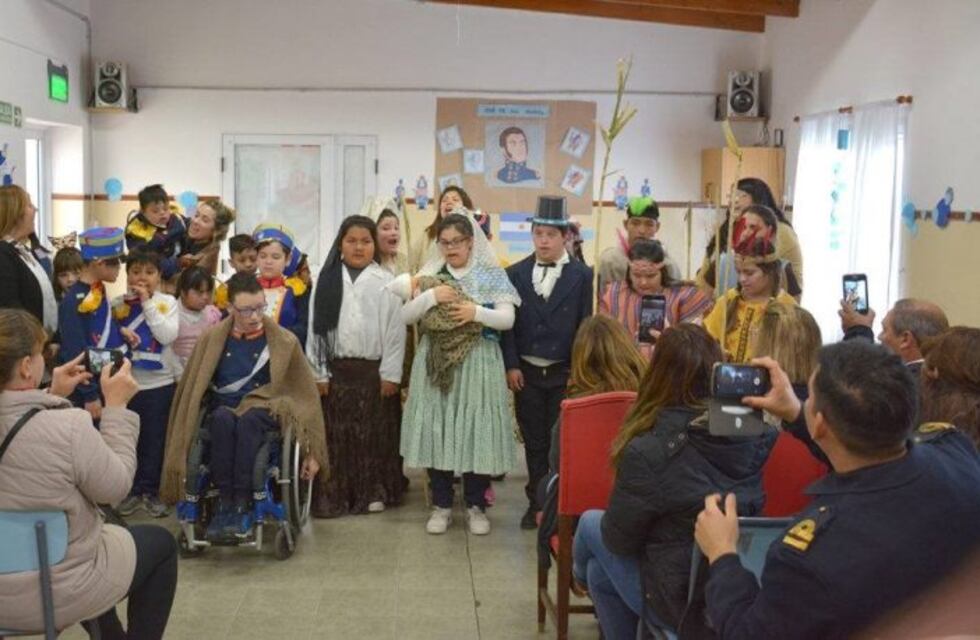 Acto de la escuela especial Stella Maris por el fallecimiento San Martín