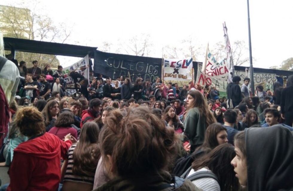 Unas 17 escuelas porteñas están tomadas en rechazo a la "Nueva Secundaria"