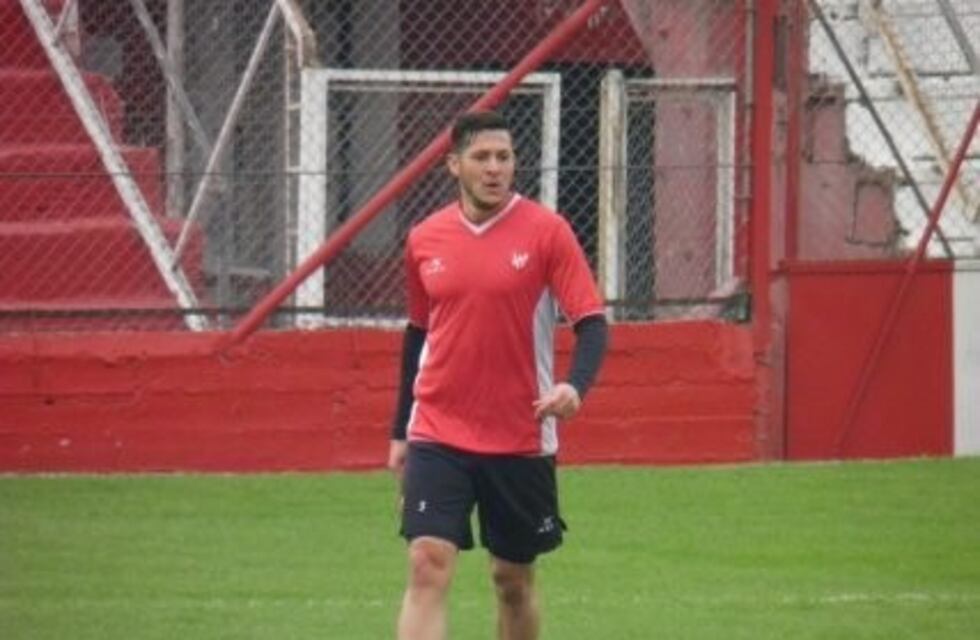 Abbondanzieri observó a González, el zaguero de Instituto