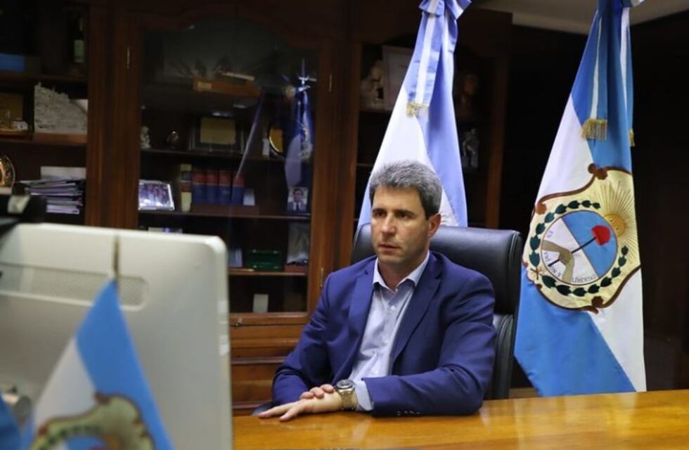 Uñac sobre la reestructuración de la deuda: "Necesitamos que cada peso vaya a la economía de las familias"