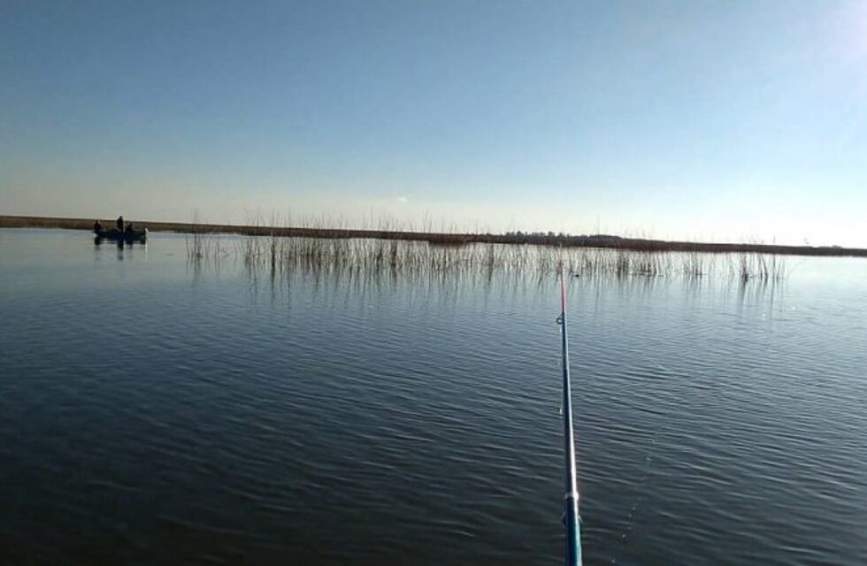 Tragedia en el sur de Córdoba: murió al caer agua cuando pescaba