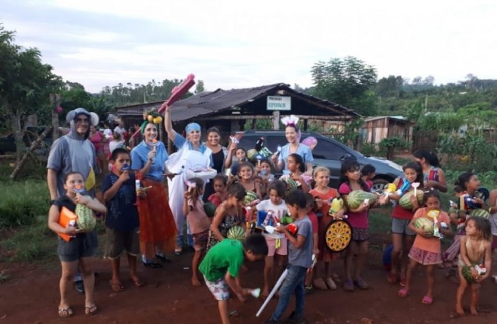 Equipo interdisciplinar de Gendarmería Nacional realiza campañas de prevención en merenderos