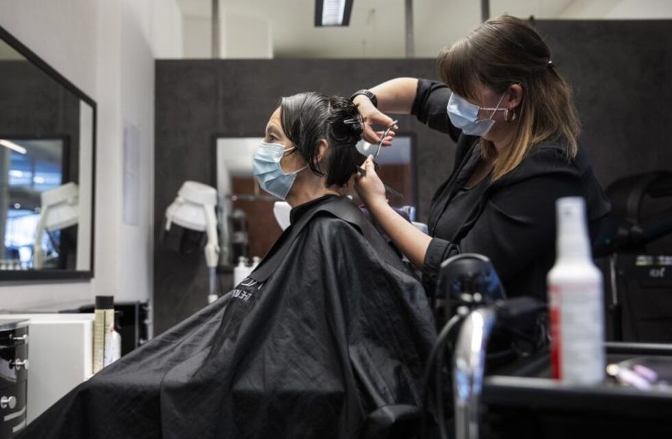 Repudian persecución que reciben peluqueras contagiadas de coronavirus