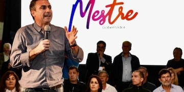 El candidato a gobernador por la UCR, Ramón Mestre, de gira por Colonia Caroya\u002E