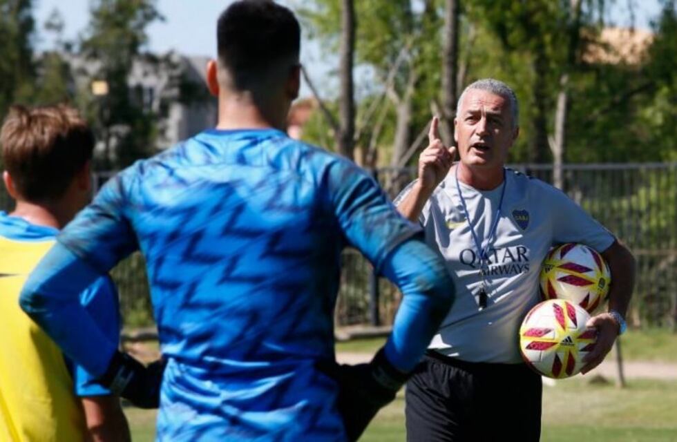 Gustavo Alfaro eligió a Carlitos Tevez para que sea su "10" en Boca