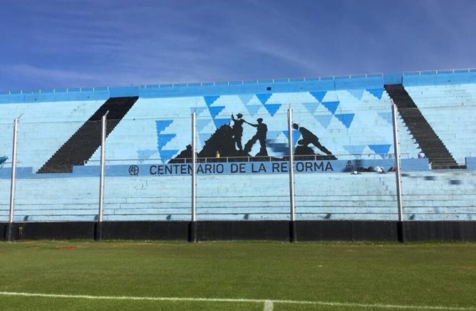 Mural por los 100 años de la Reforma, en cancha de Belgrano
